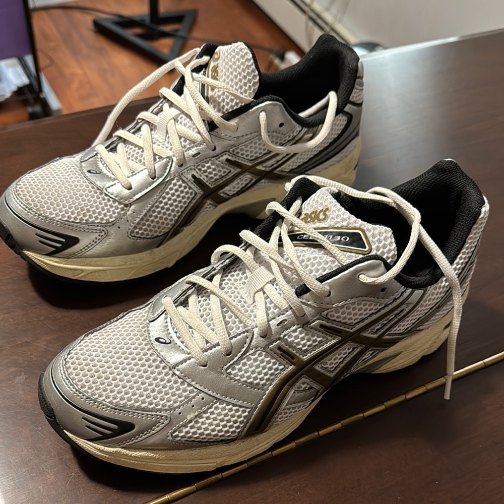 Asics Gel 1130 White Clay Canyon 1201A256-113 11 Men Gently Used